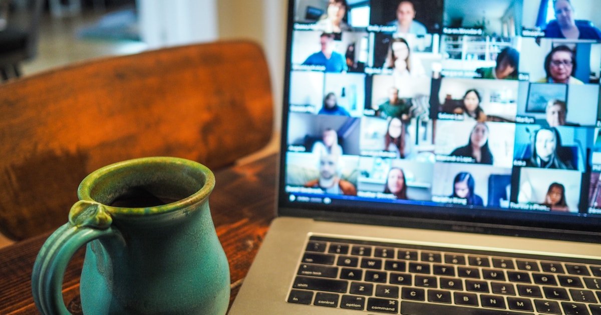Profissional em home office